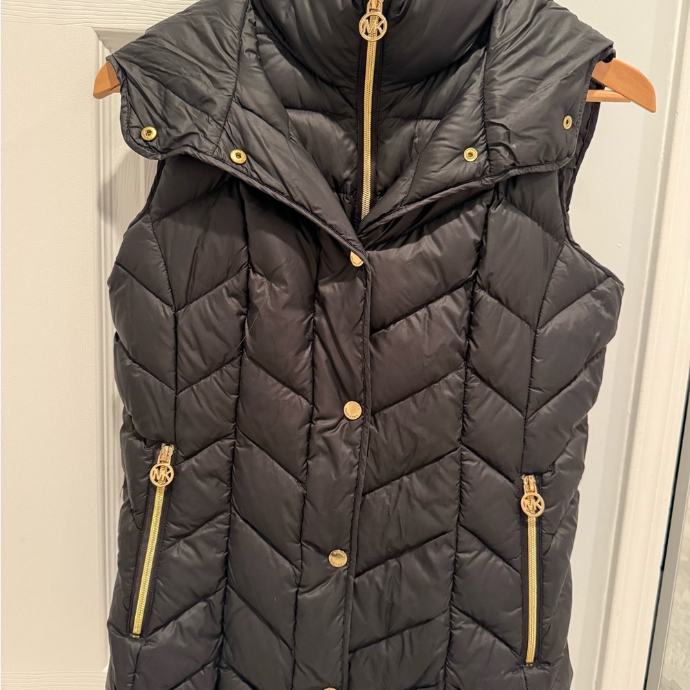 ✨ Michael Kors Women’s Puffer Vest – Size Small – Excellent Condition! ✨